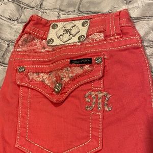 Miss Me hemmed capris